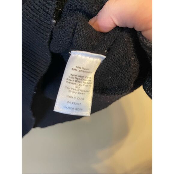 Talbots Women’s Black, Red, & White Fair Isle Lambswool Blend Crewneck Sweater P - Picture 6 of 8